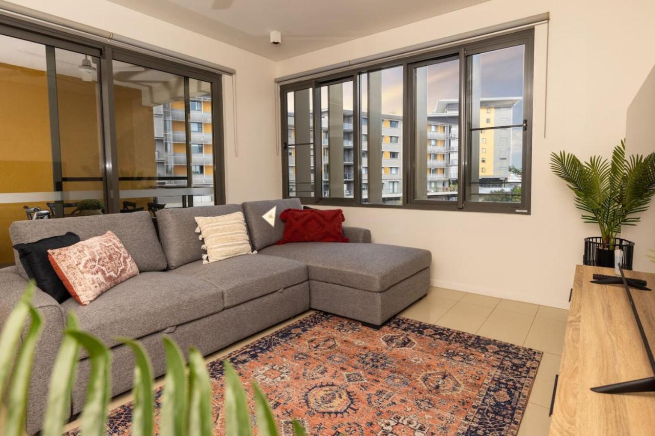 Large and Lovely Waterfront 1 bedroom apartment