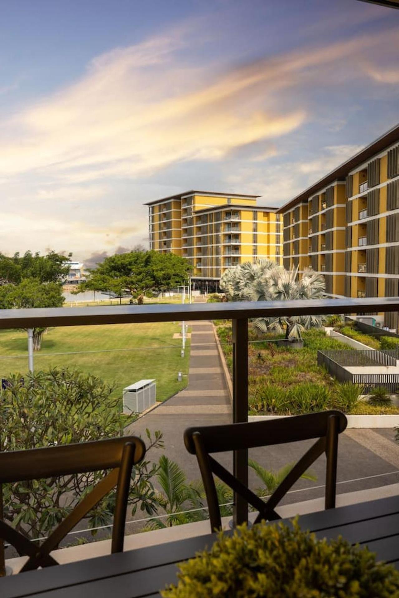 Large and Lovely Waterfront 1 bedroom apartment