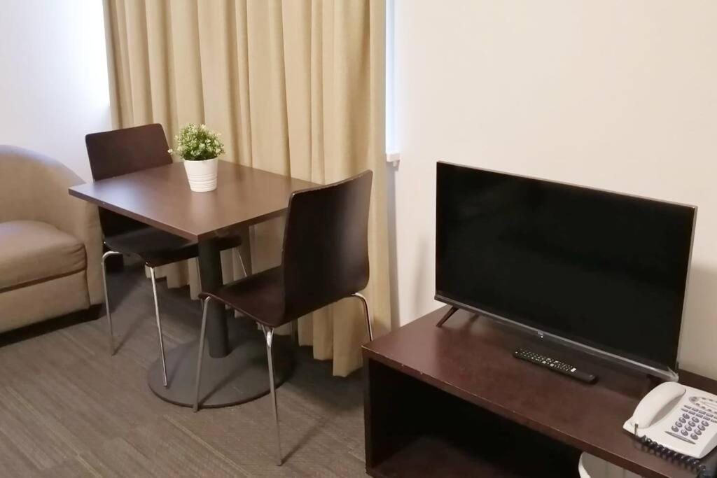 Lovely Studio on Gouger Free WI-FI