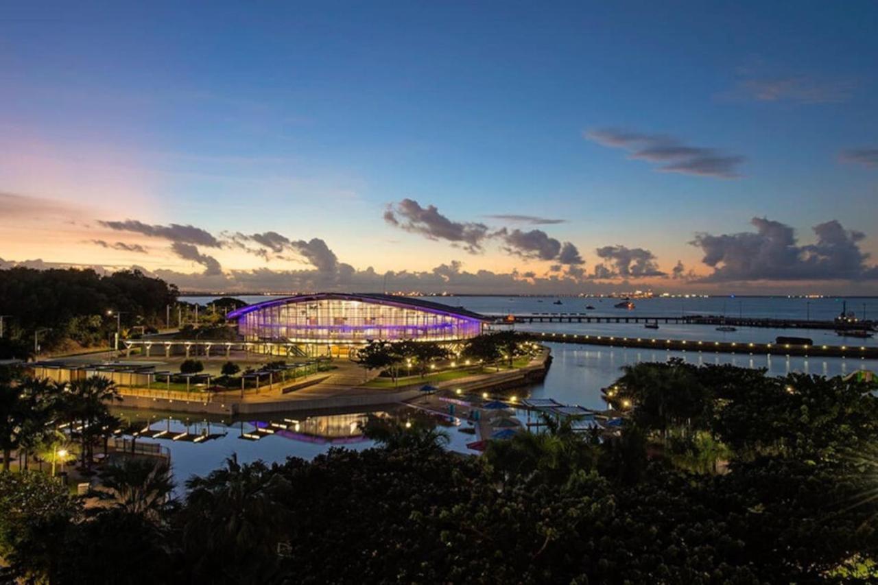 Darwin Esplanade Walk to Waterfront Wines and Waves