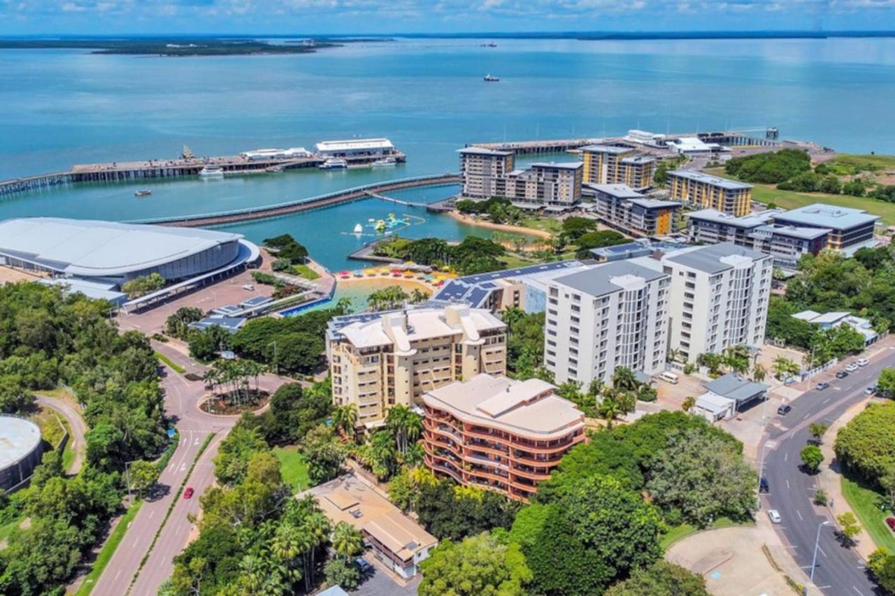Darwin Esplanade Walk to Waterfront Wines and Waves