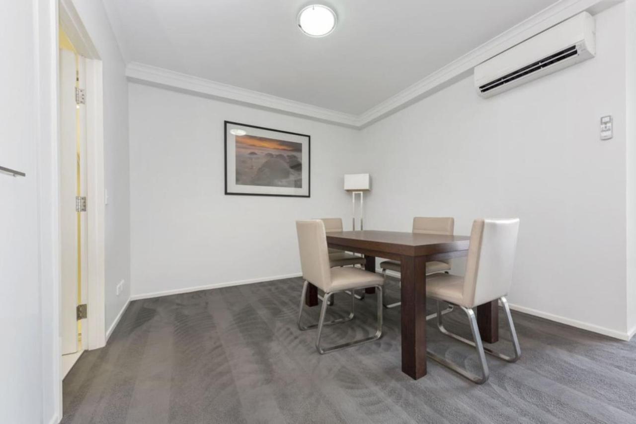 Light and Spacious CBD Apartment with Ocean views