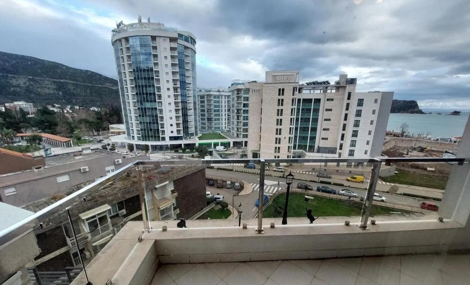 TWO BEDROOM APARTMENT NEAR BEACH view 4