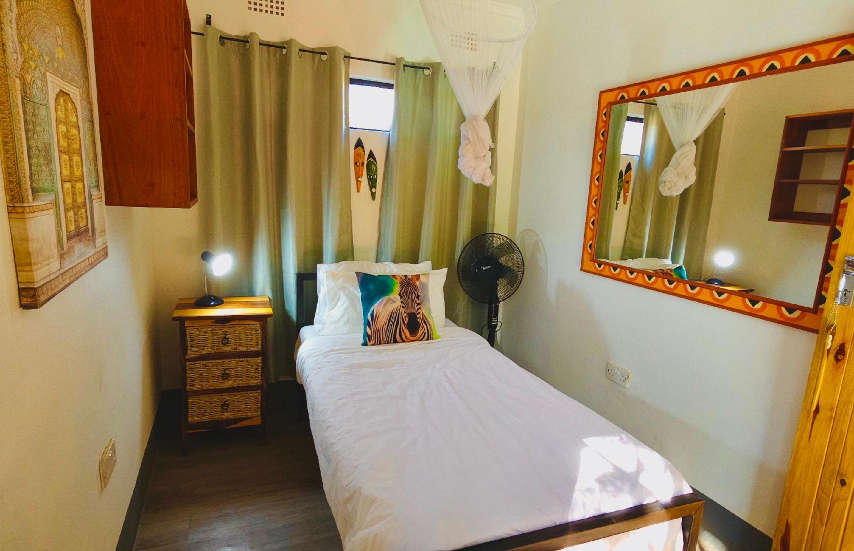 Victoria Falls Backpackers Zambia & Activity centre