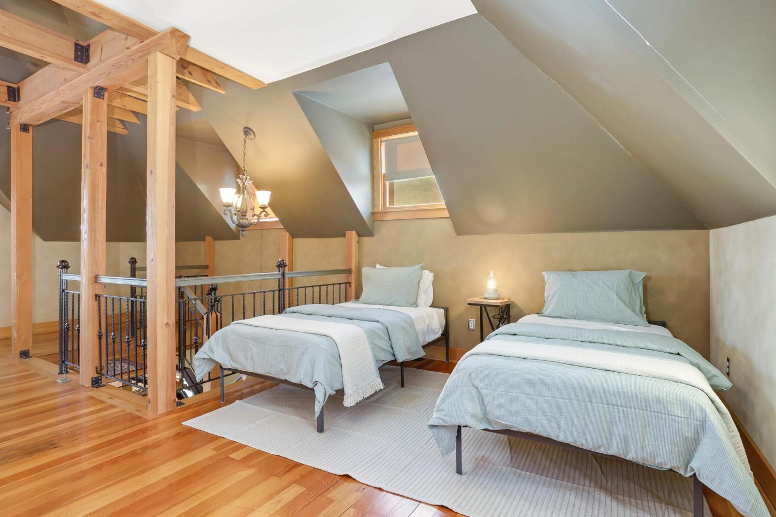 Ekman Carriage House