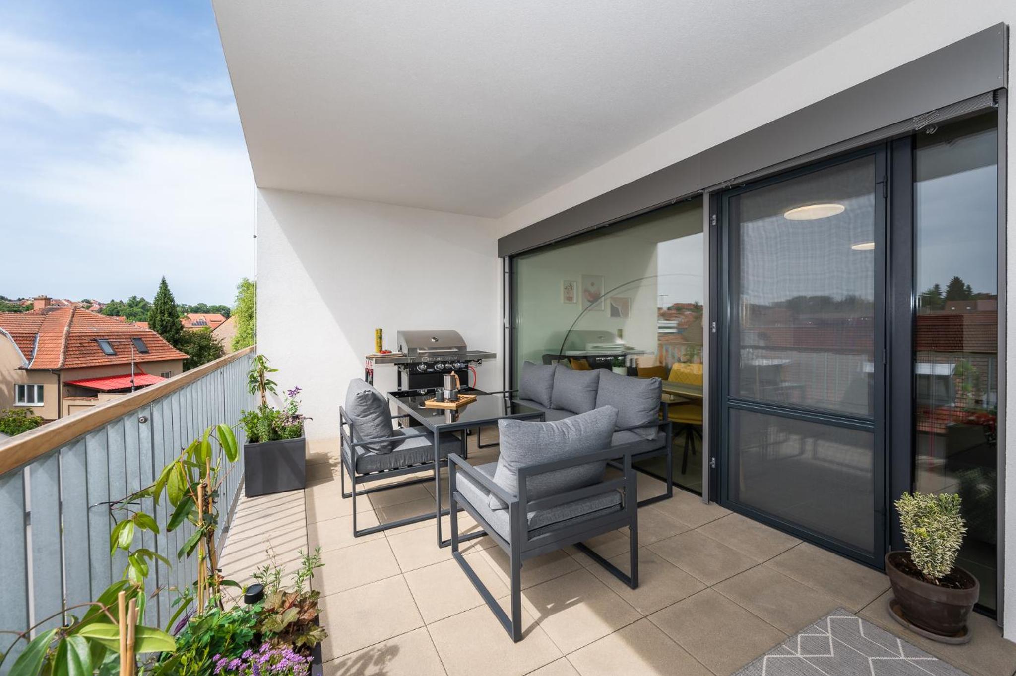 Fully equipped Apartments with Terraces, Free garage parking, Netflix & AC - by Apartmány Šlapanice cz