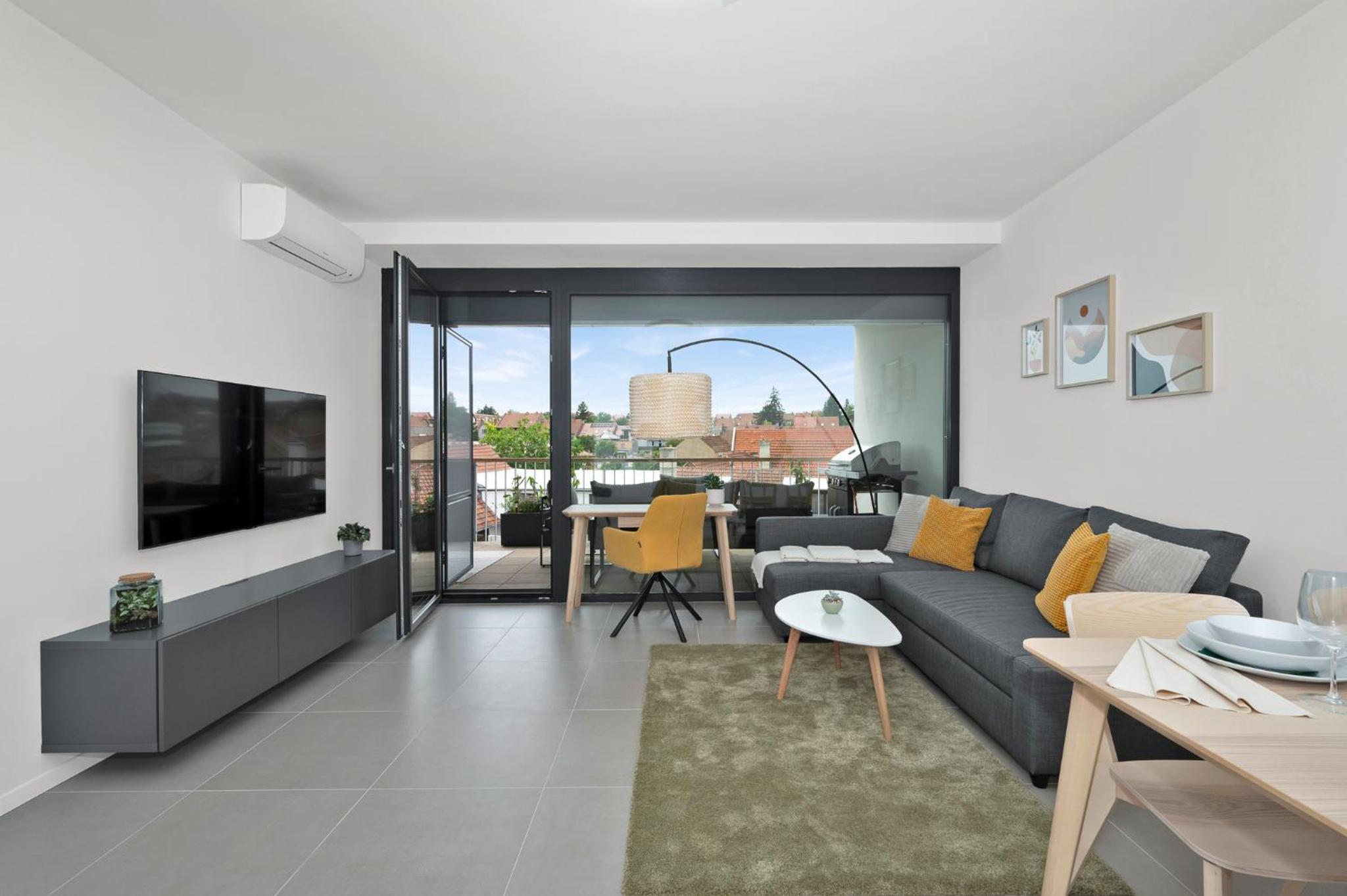 Fully equipped Apartments with Terraces, Free garage parking, Netflix & AC - by Apartmány Šlapanice cz
