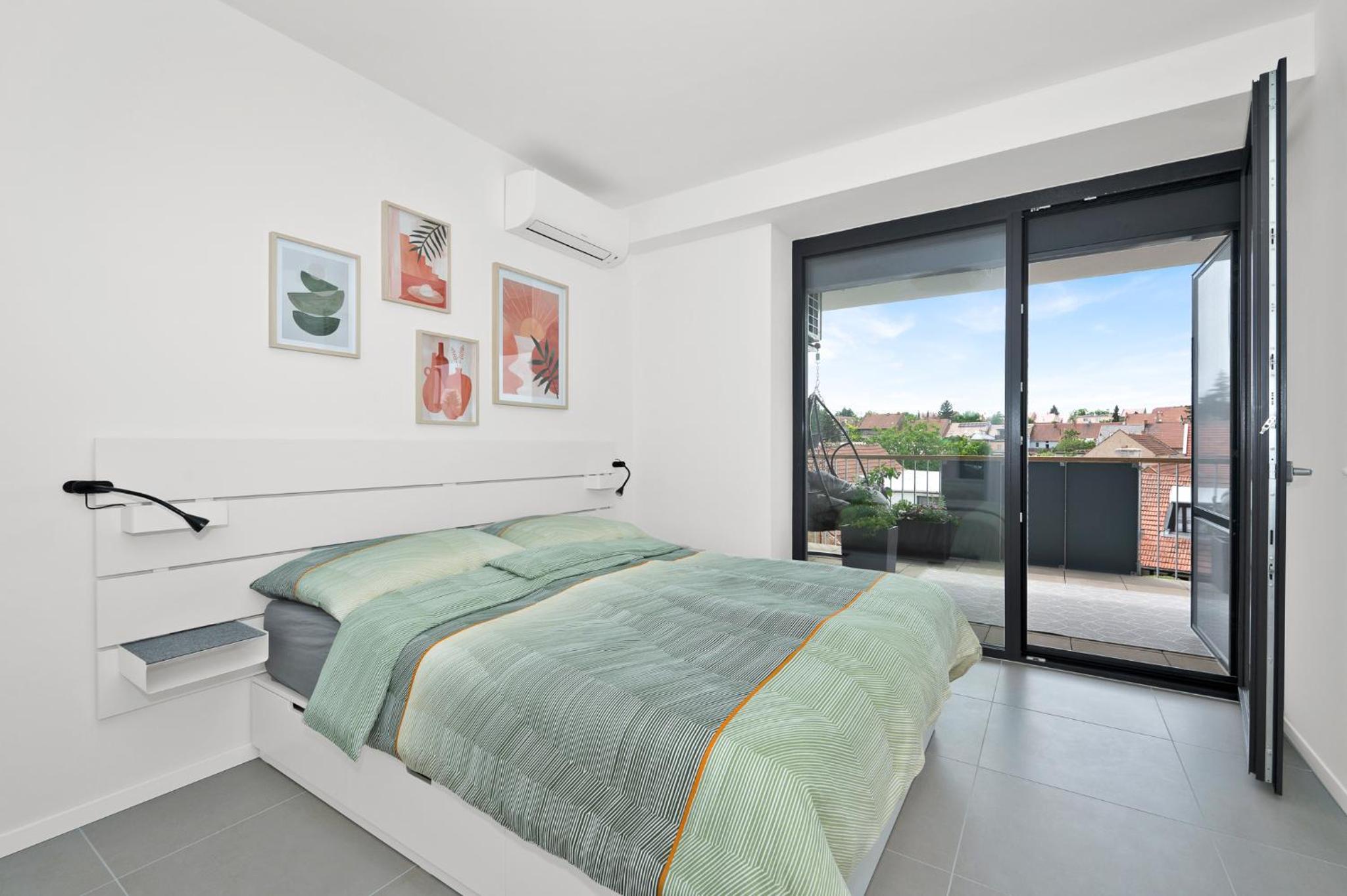 Fully equipped Apartments with Terraces, Free garage parking, Netflix & AC - by Apartmány Šlapanice cz