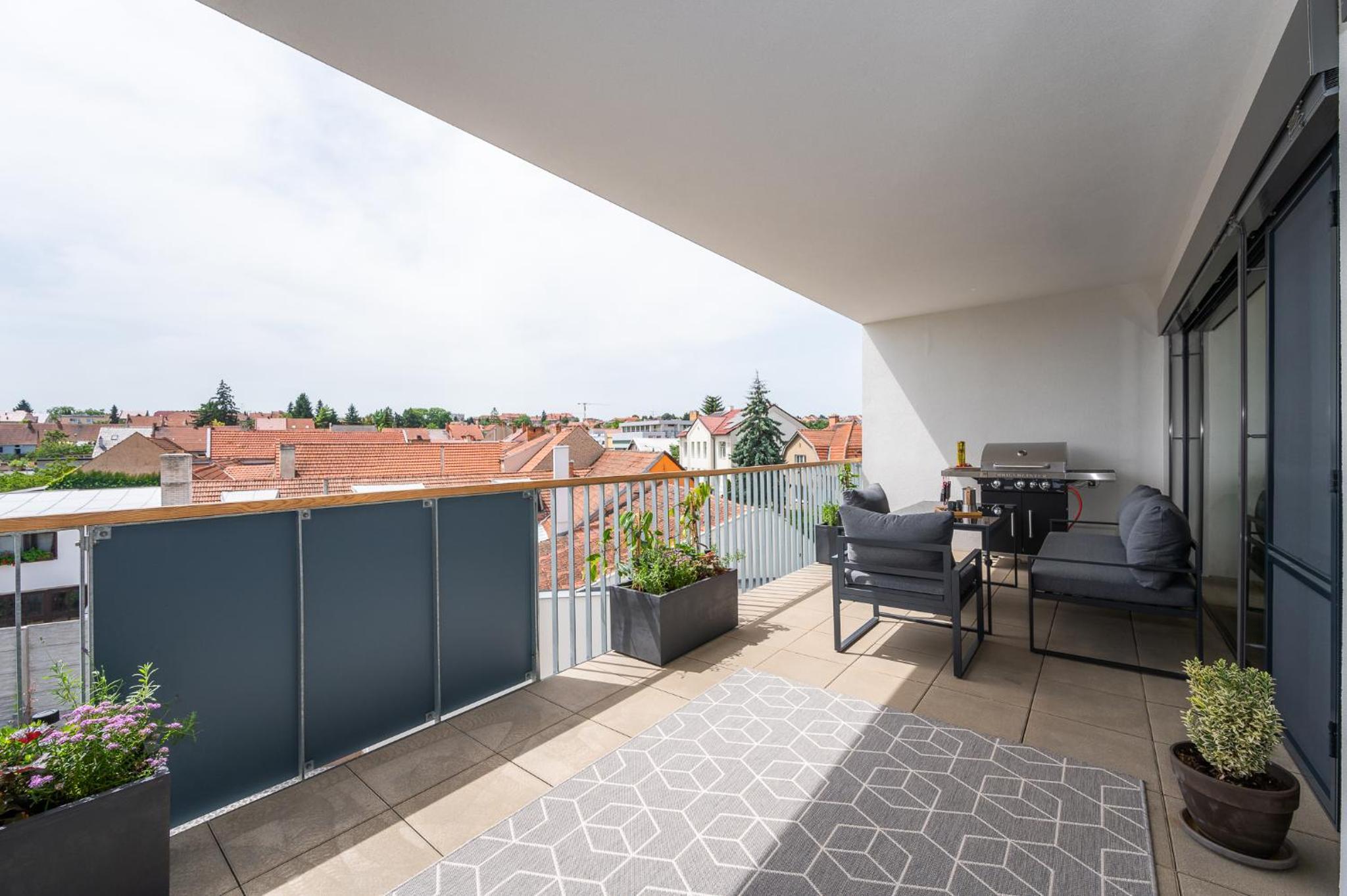 Fully equipped Apartments with Terraces, Free garage parking, Netflix & AC - by Apartmány Šlapanice cz