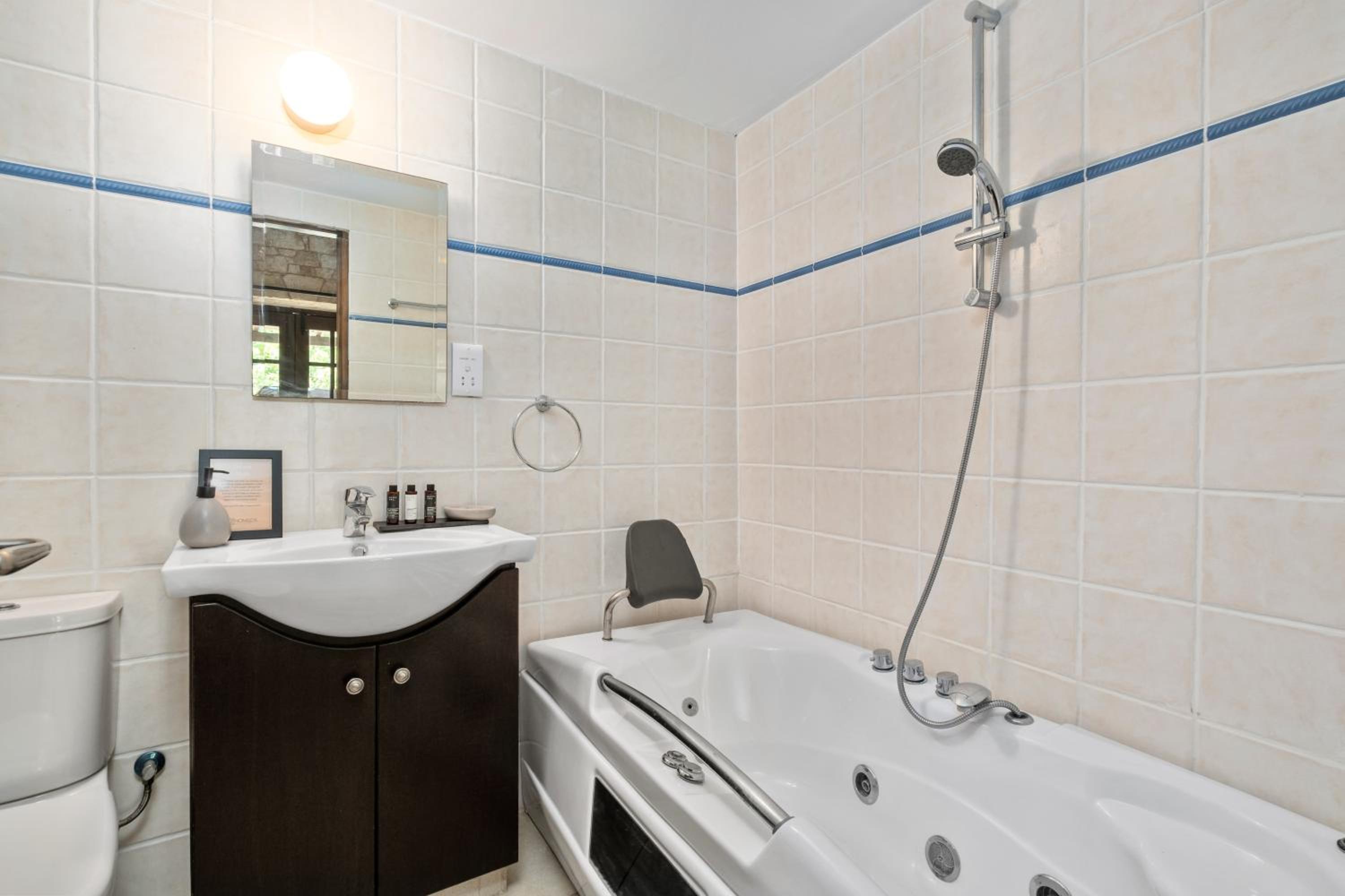 Inia Lara Suites by Nomads