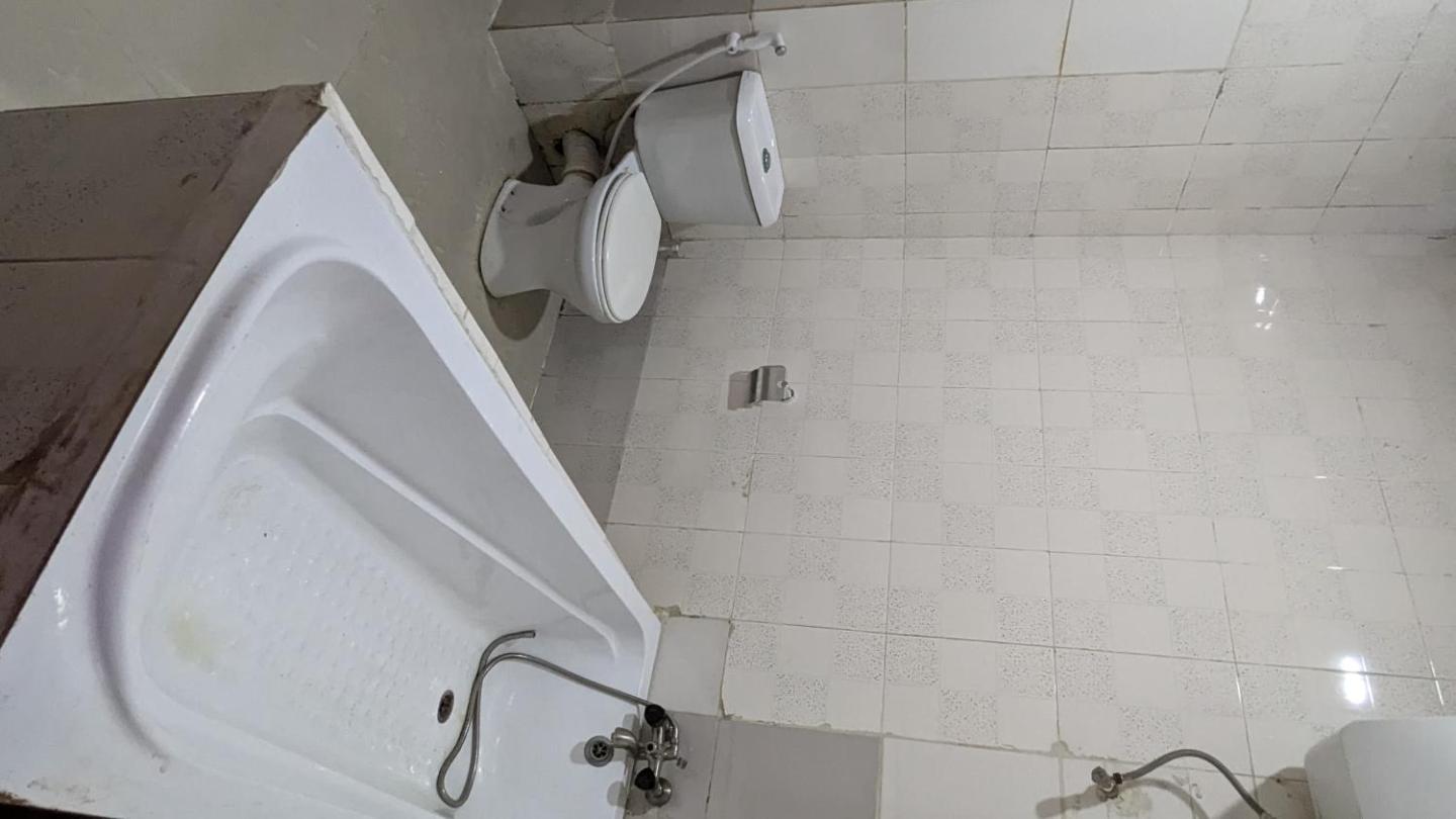 Waterfront 3bedroom with Ps5, snooker, pool in admiralty, lekki phase1 view 2
