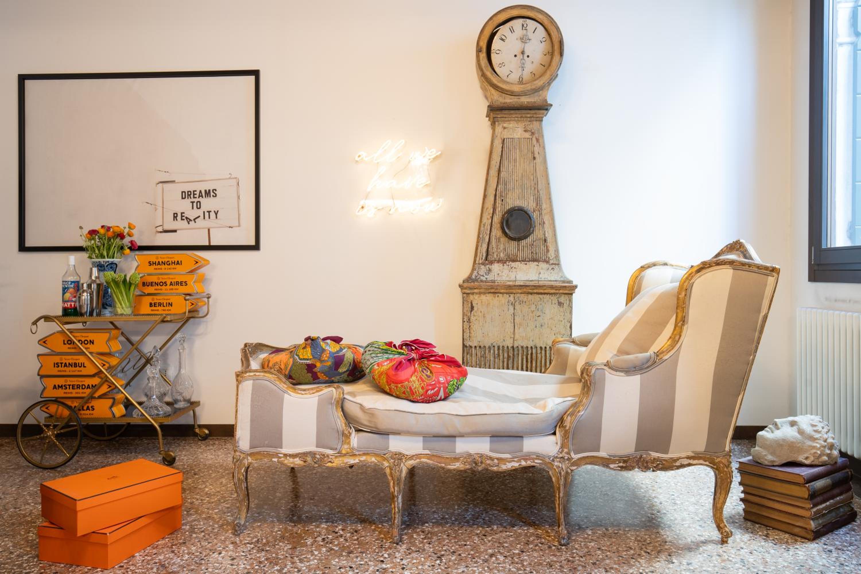 lounge