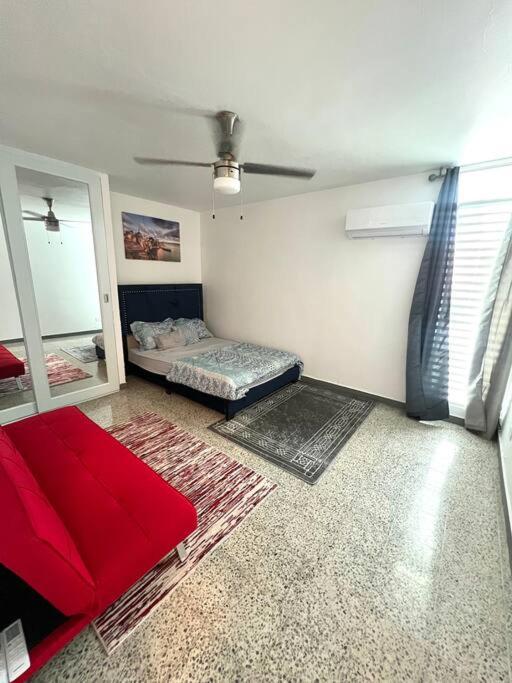 Stylish remodeled 3BR with yard near airport & beaches view 5