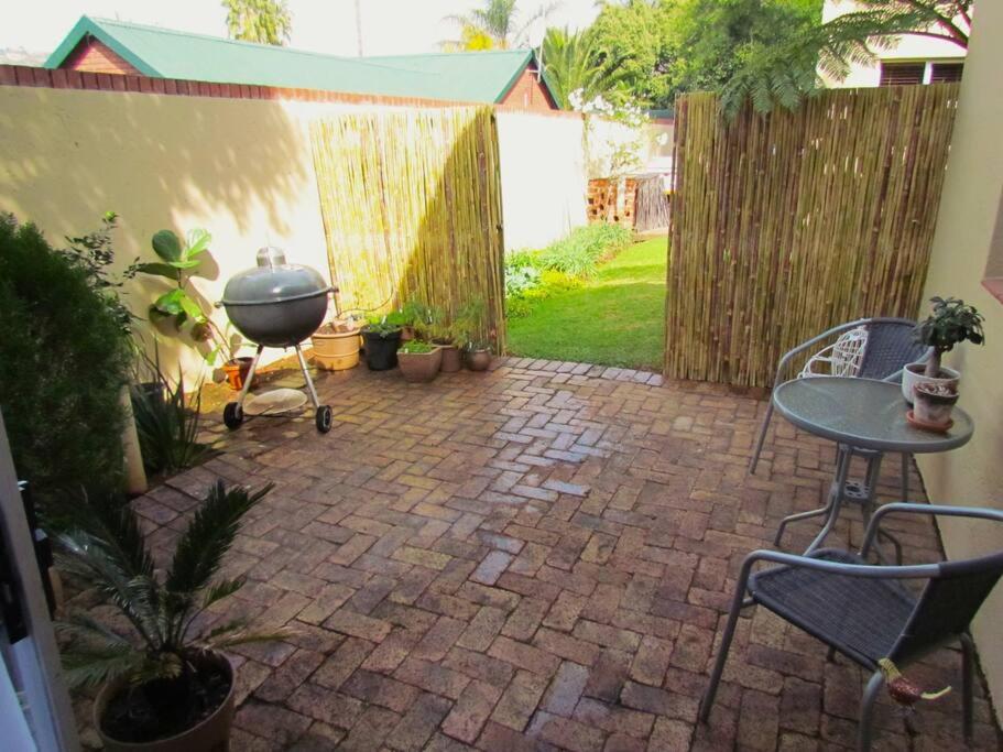 Suburban oasis in quiet neighborhood