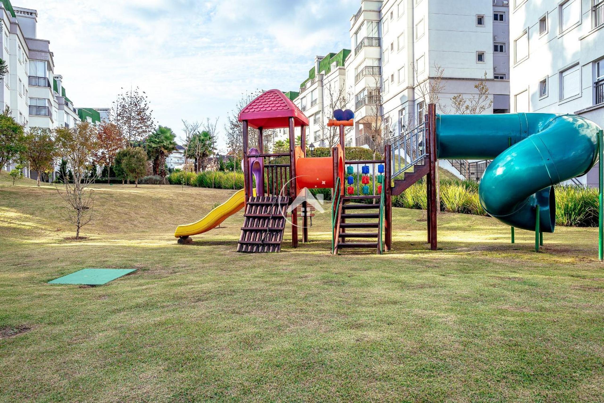 Moderna cobertura duplex com 4 suítes em condomínio com lazer completo - Campos do Jordão