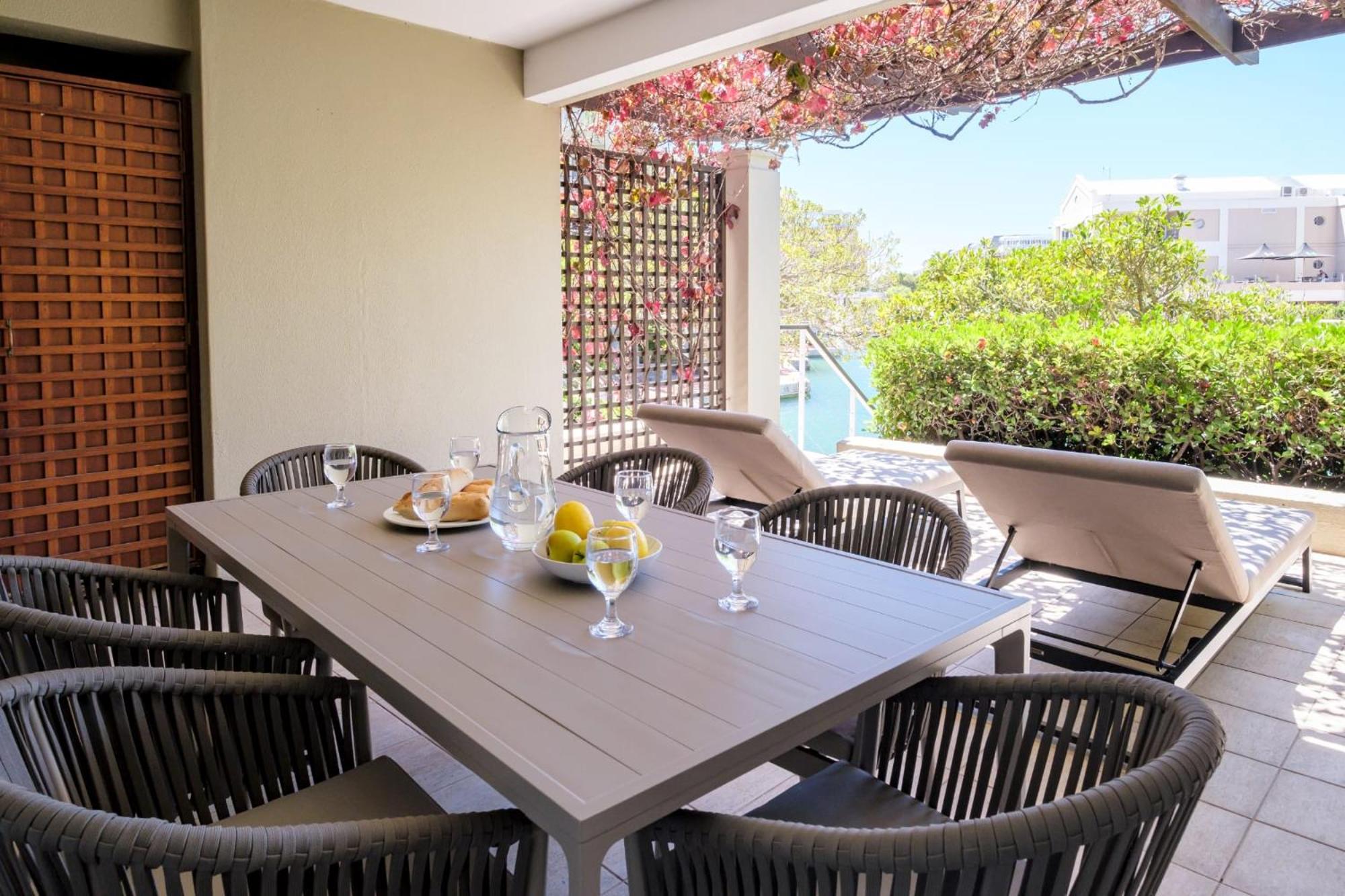 Beautiful Apartment at the Waterfront Marina Altmore 001