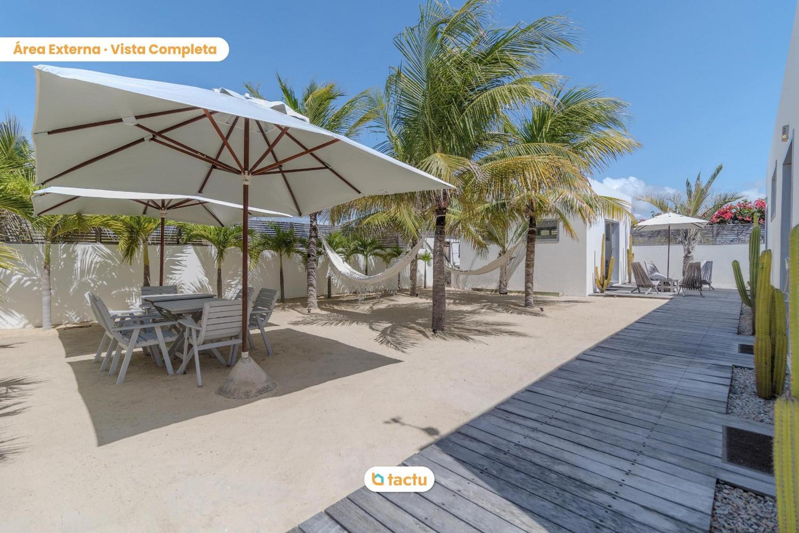 Vila Constantine em Fortim com piscina