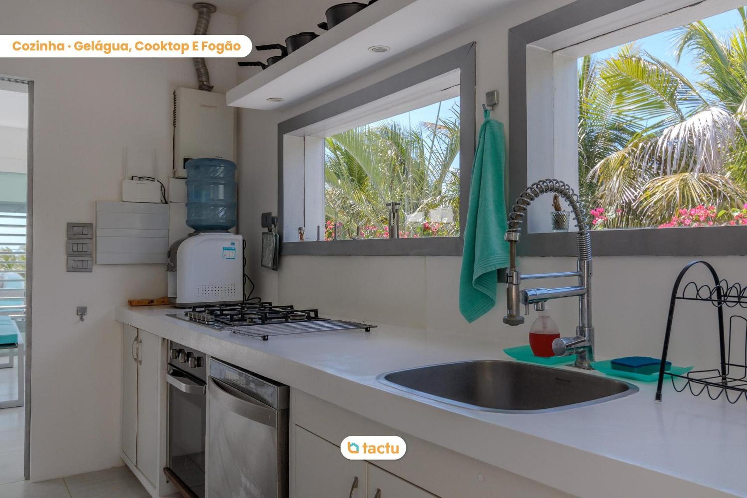 Vila Constantine em Fortim com piscina
