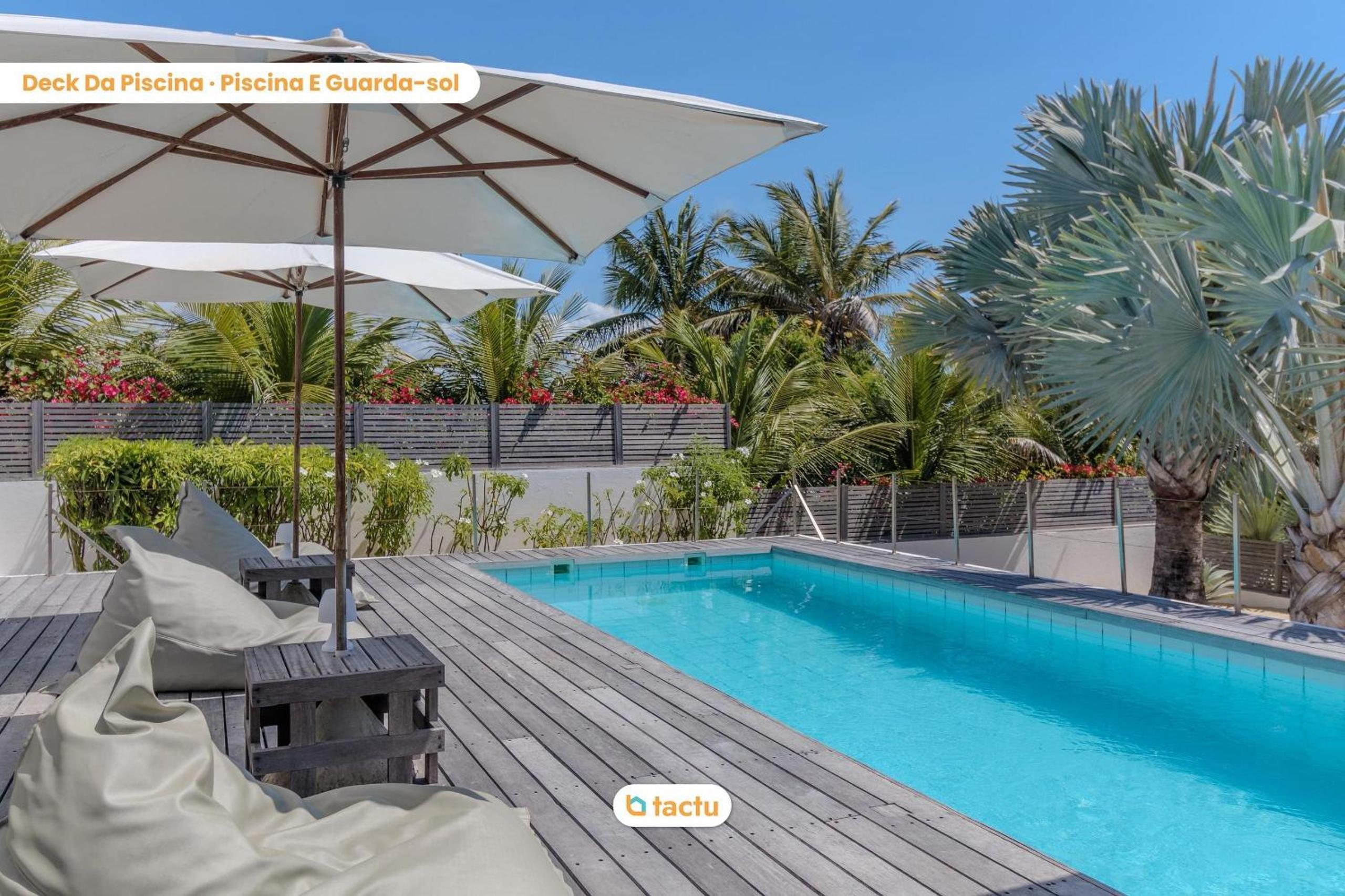 Vila Constantine em Fortim com piscina
