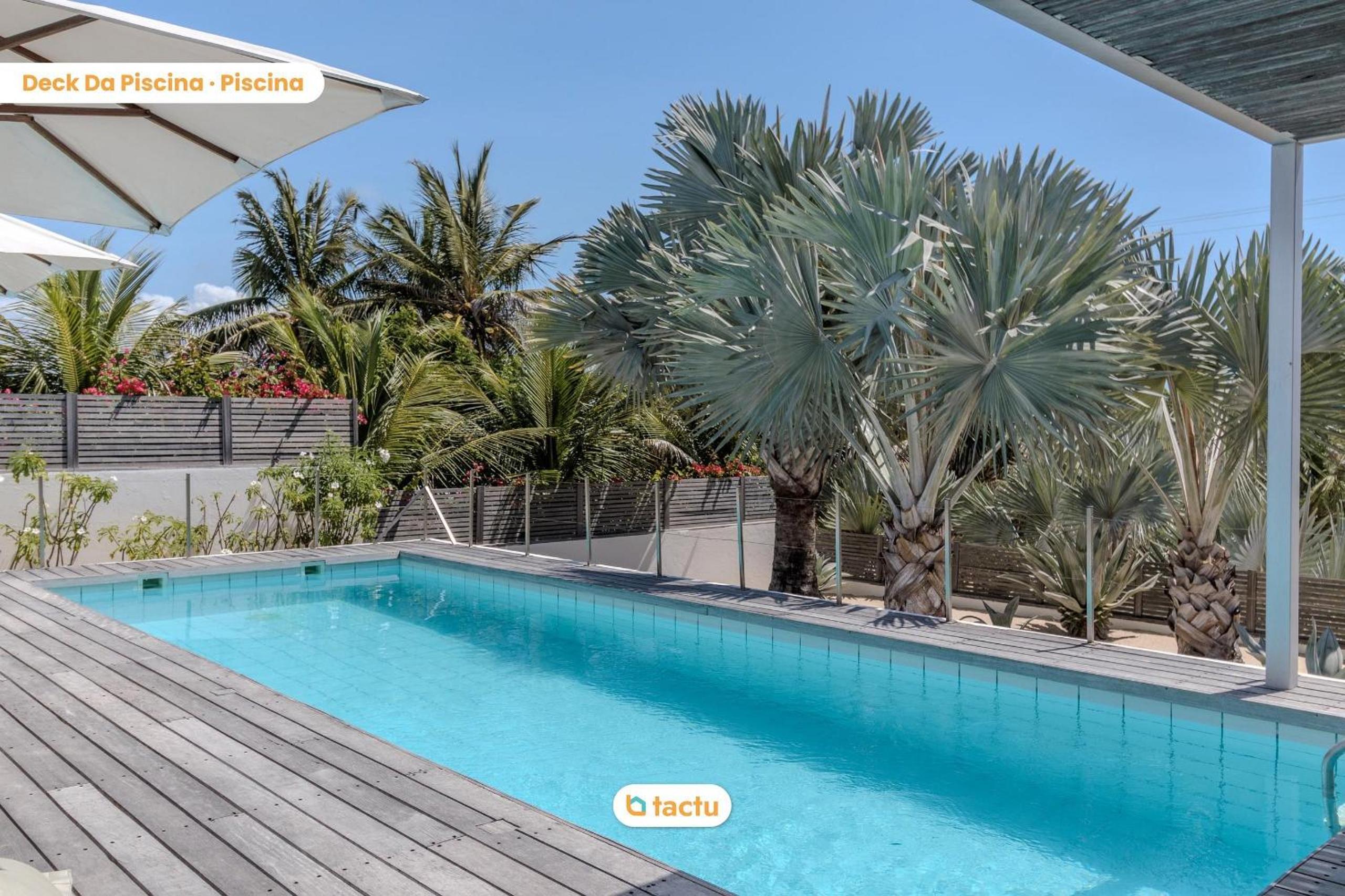 Vila Constantine em Fortim com piscina
