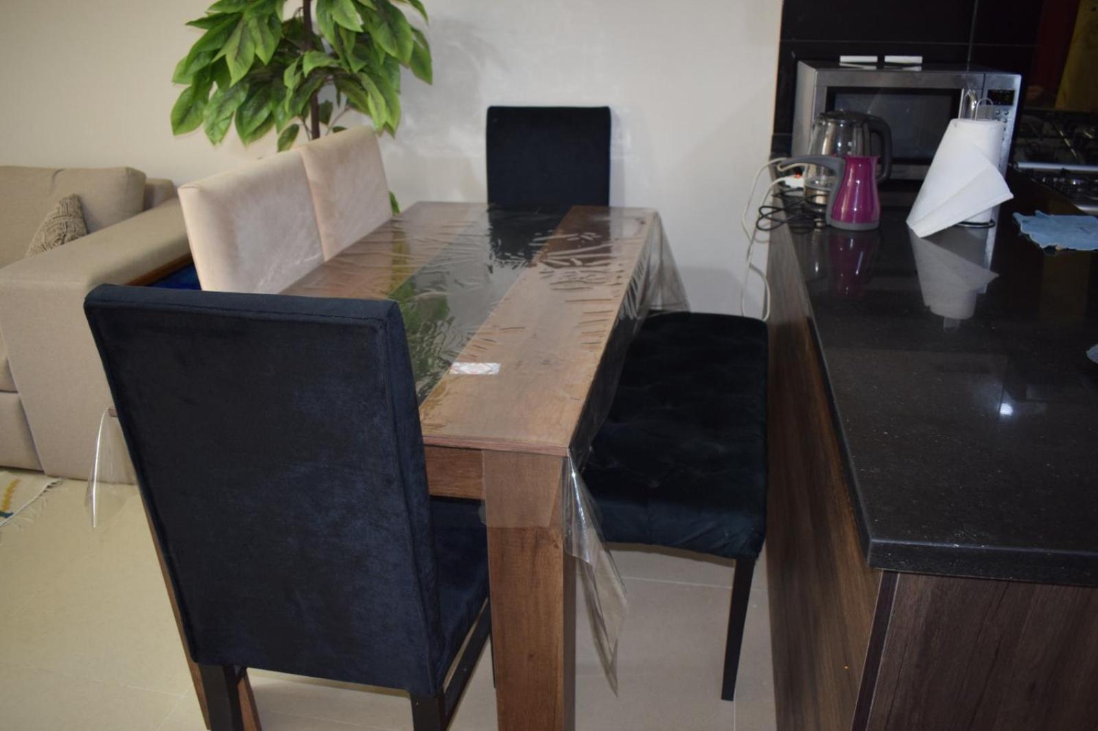 Whispering Waters Two Bedroom with a Garden Azha