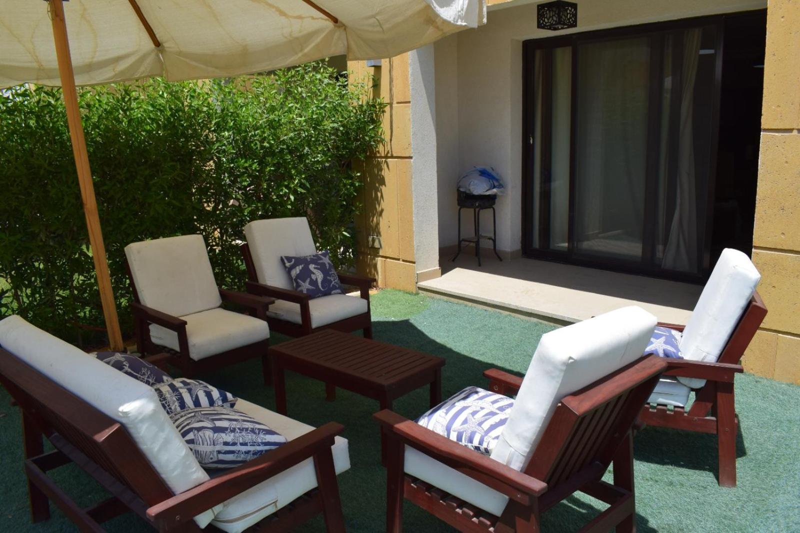 Whispering Waters Two Bedroom with a Garden Azha
