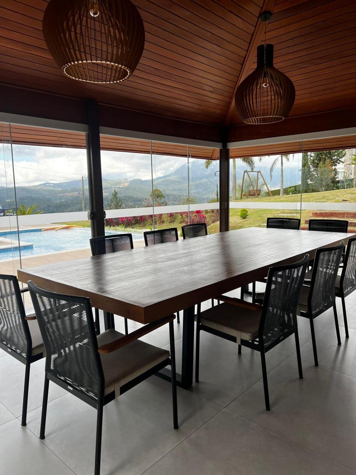 Mansão em Pedra Azul! Exclusividade na região