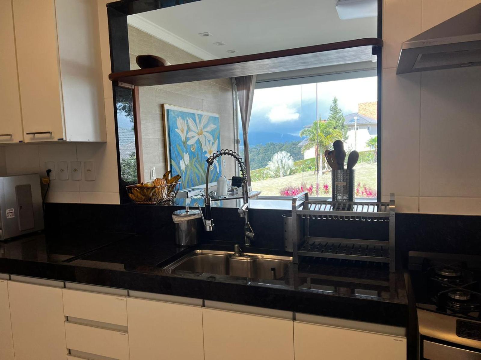 Mansão em Pedra Azul! Exclusividade na região