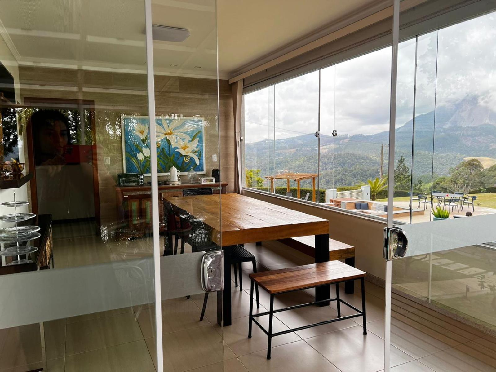 Mansão em Pedra Azul! Exclusividade na região