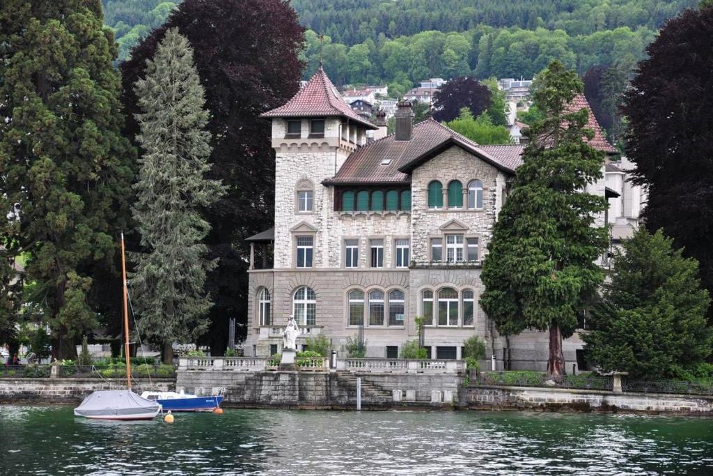 Lovely 60ies Villa on the lake, pool and Sauna