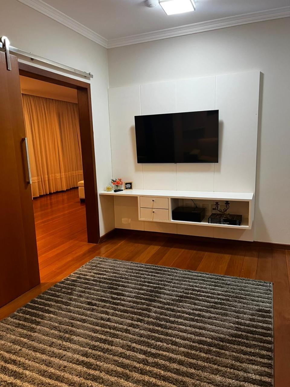 Mansão em Pedra Azul! Exclusividade na região