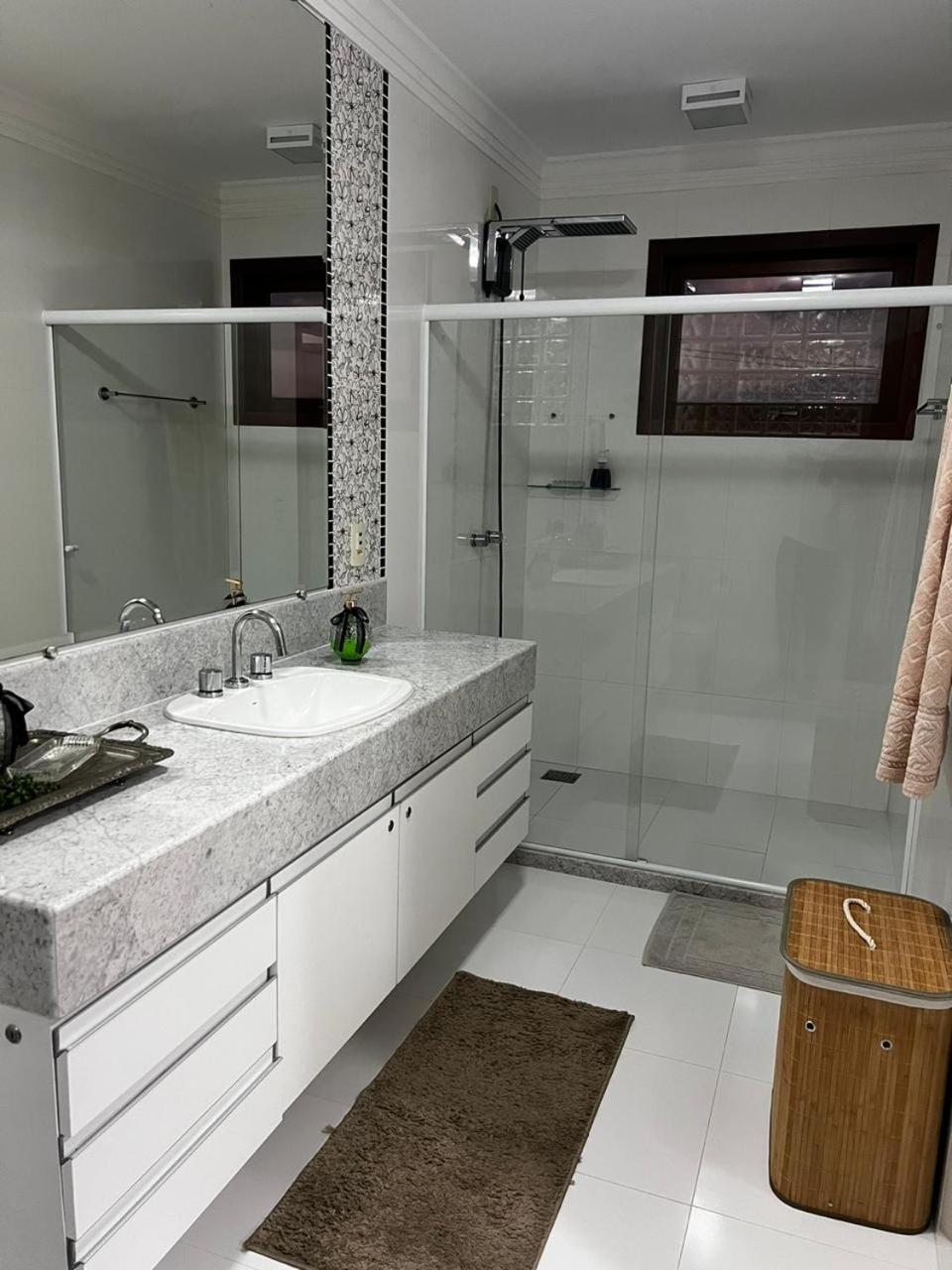Mansão em Pedra Azul! Exclusividade na região