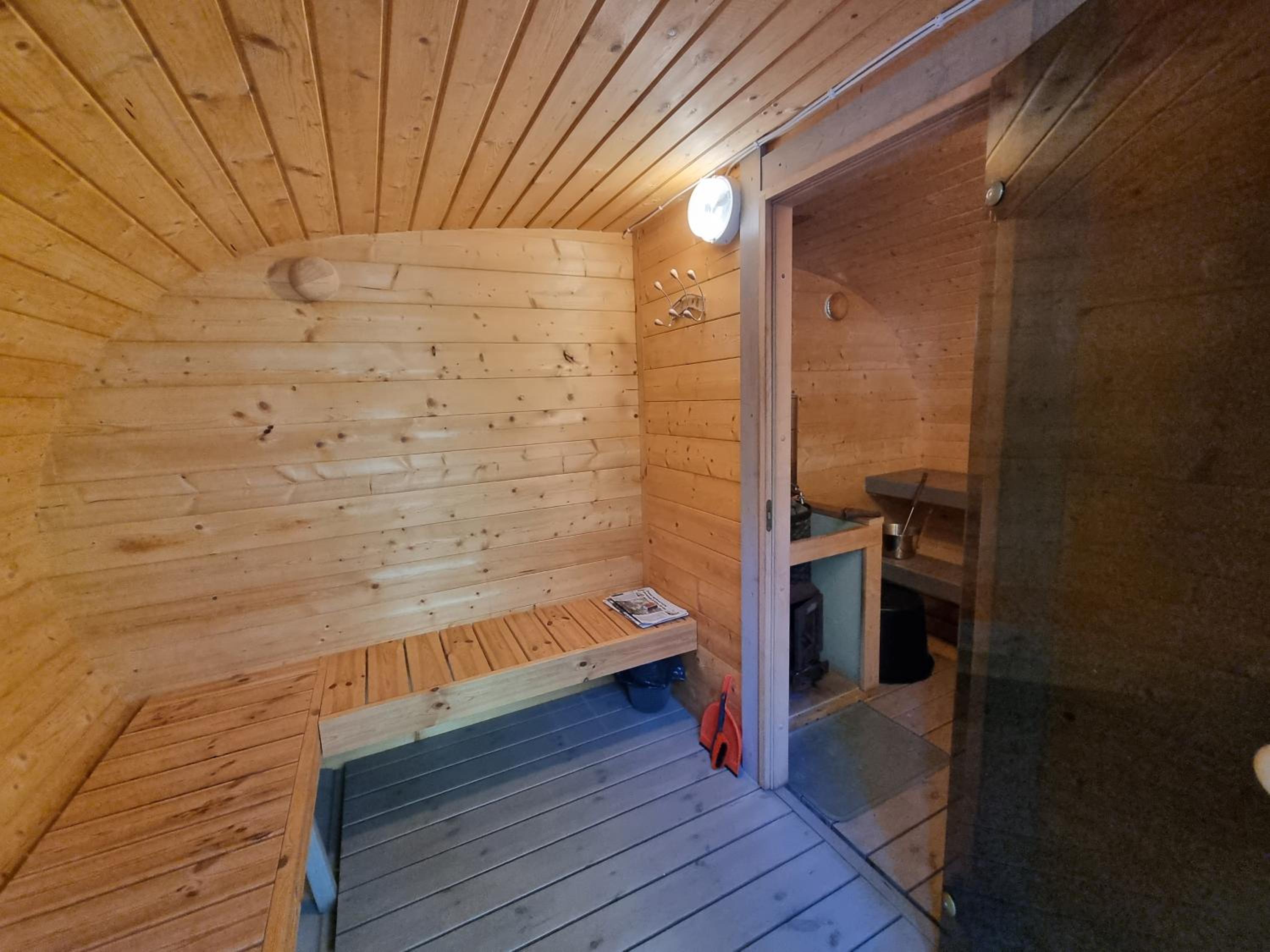Privaatne puhkemajake koos saunamajaga
