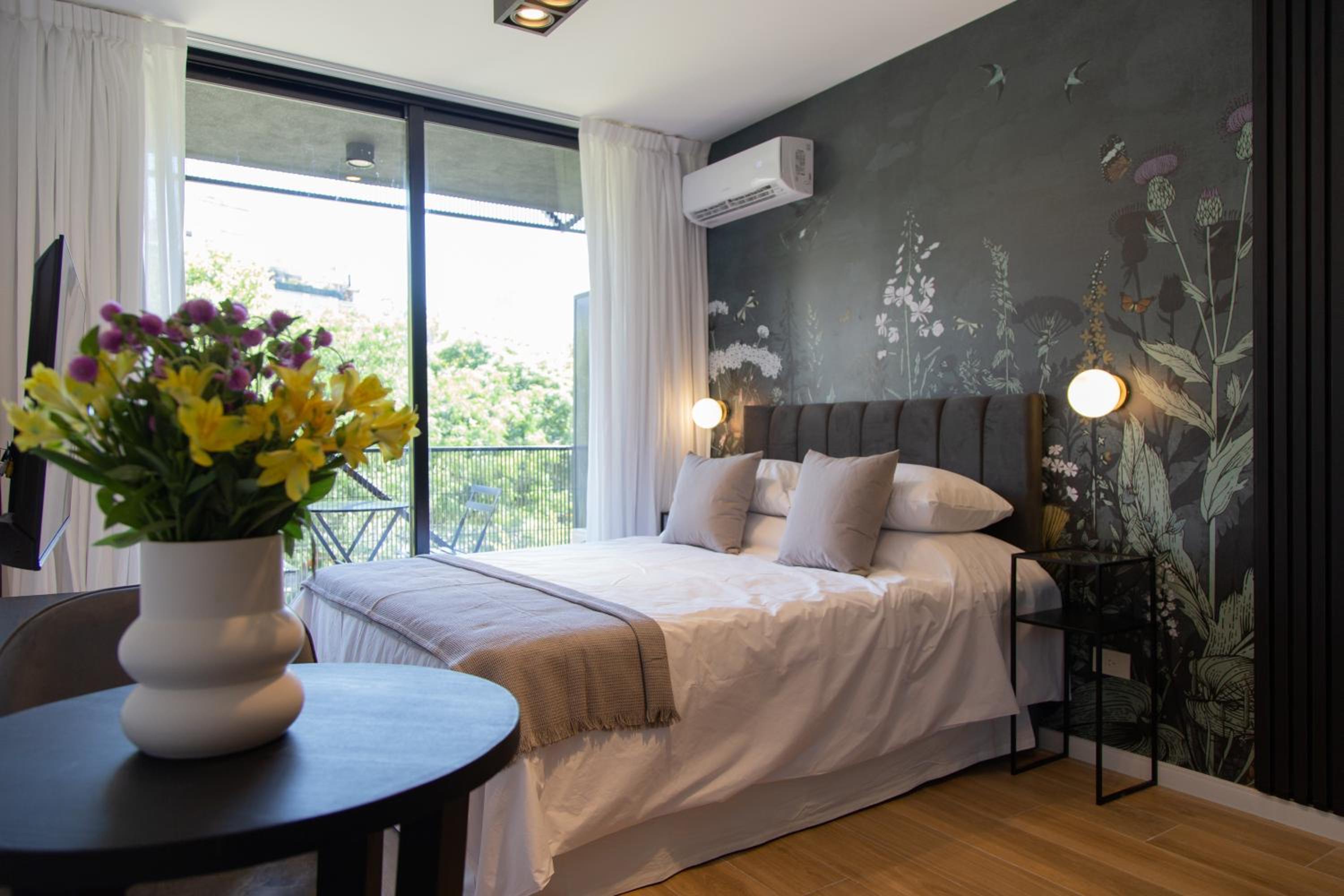 Aromo Beautiful Studio