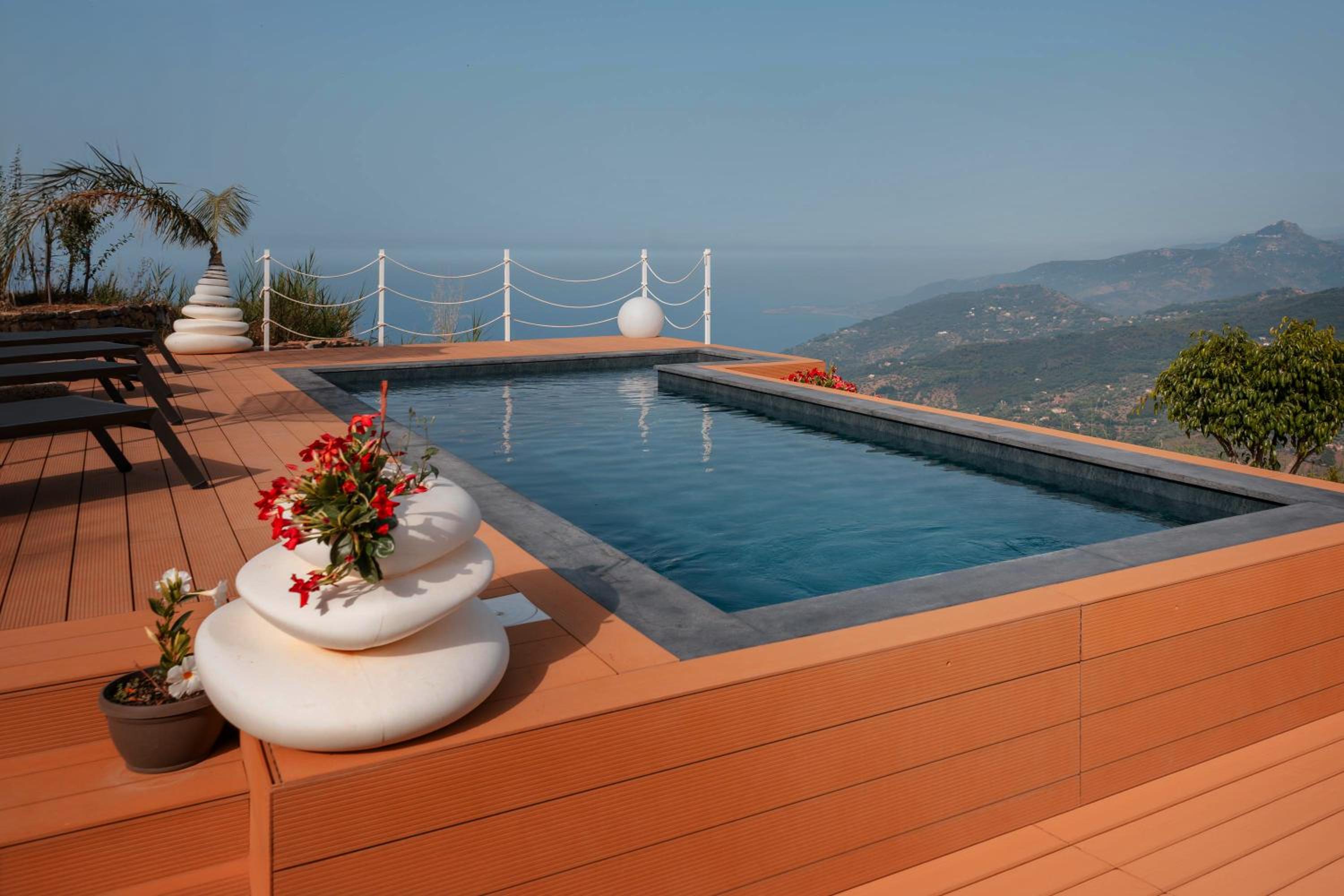 Villa Magliolo Panoramic Luxury Retreat