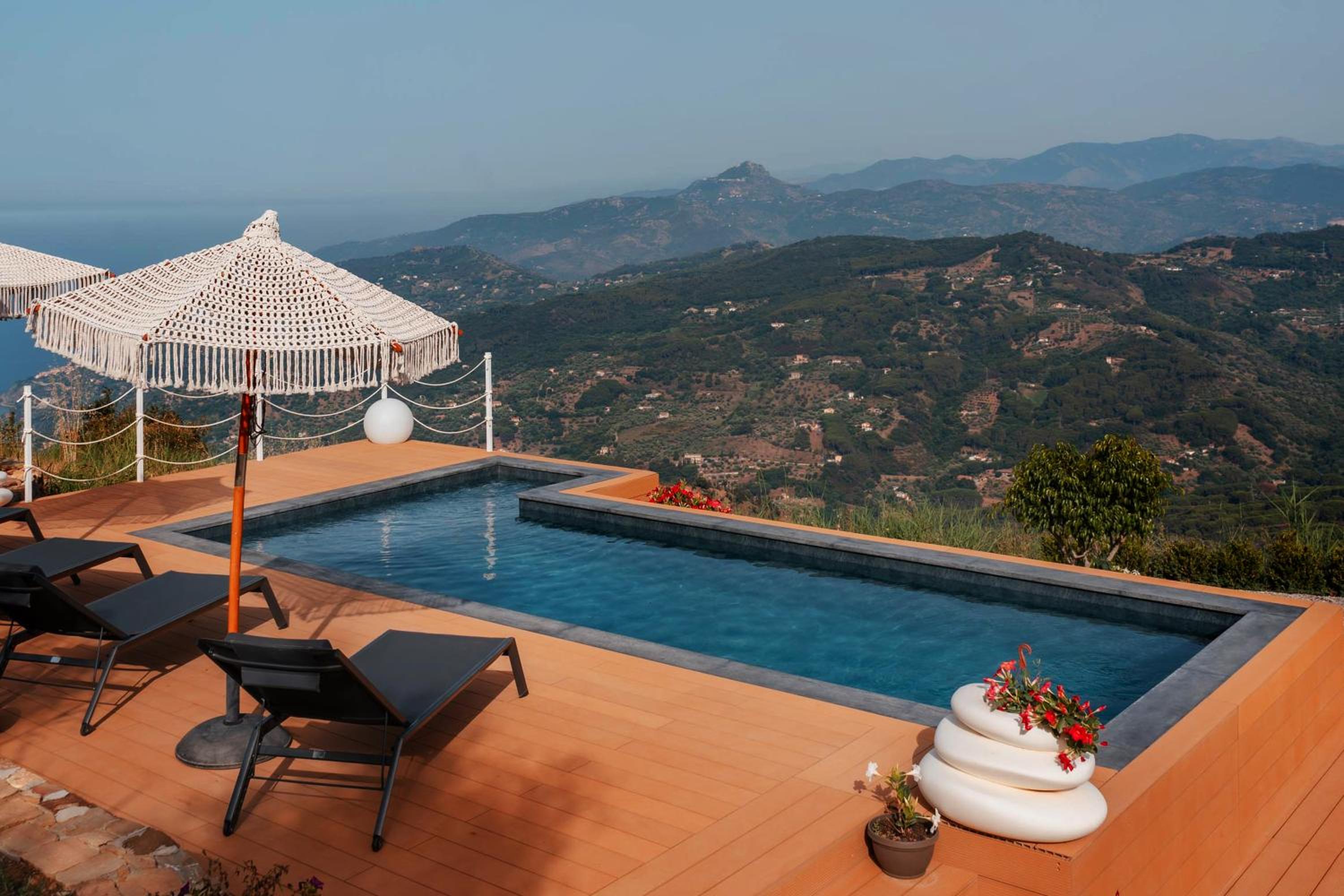 Villa Magliolo Panoramic Luxury Retreat