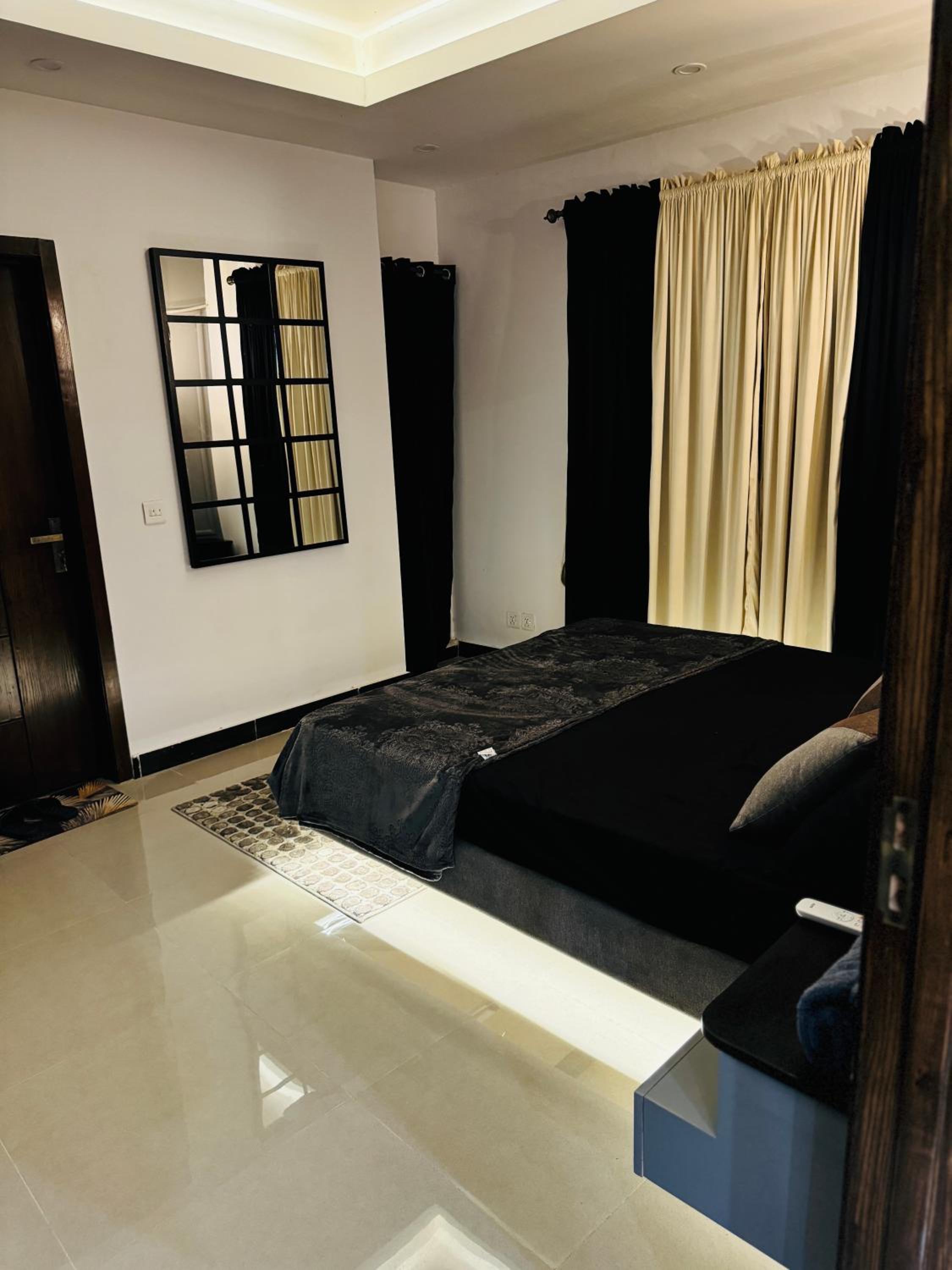 Eiffel View Apartment 2 view 5