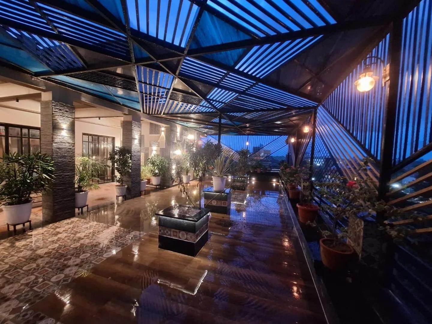 MAHARANI VILLA BENARAS - Garden View Apartment 2BHK Furnished Flat near Kashi Vishwanath Temple 2 KM view 4