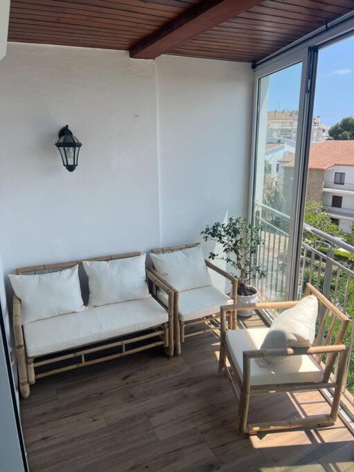 Apartment with sea views 50m from the beach view 2