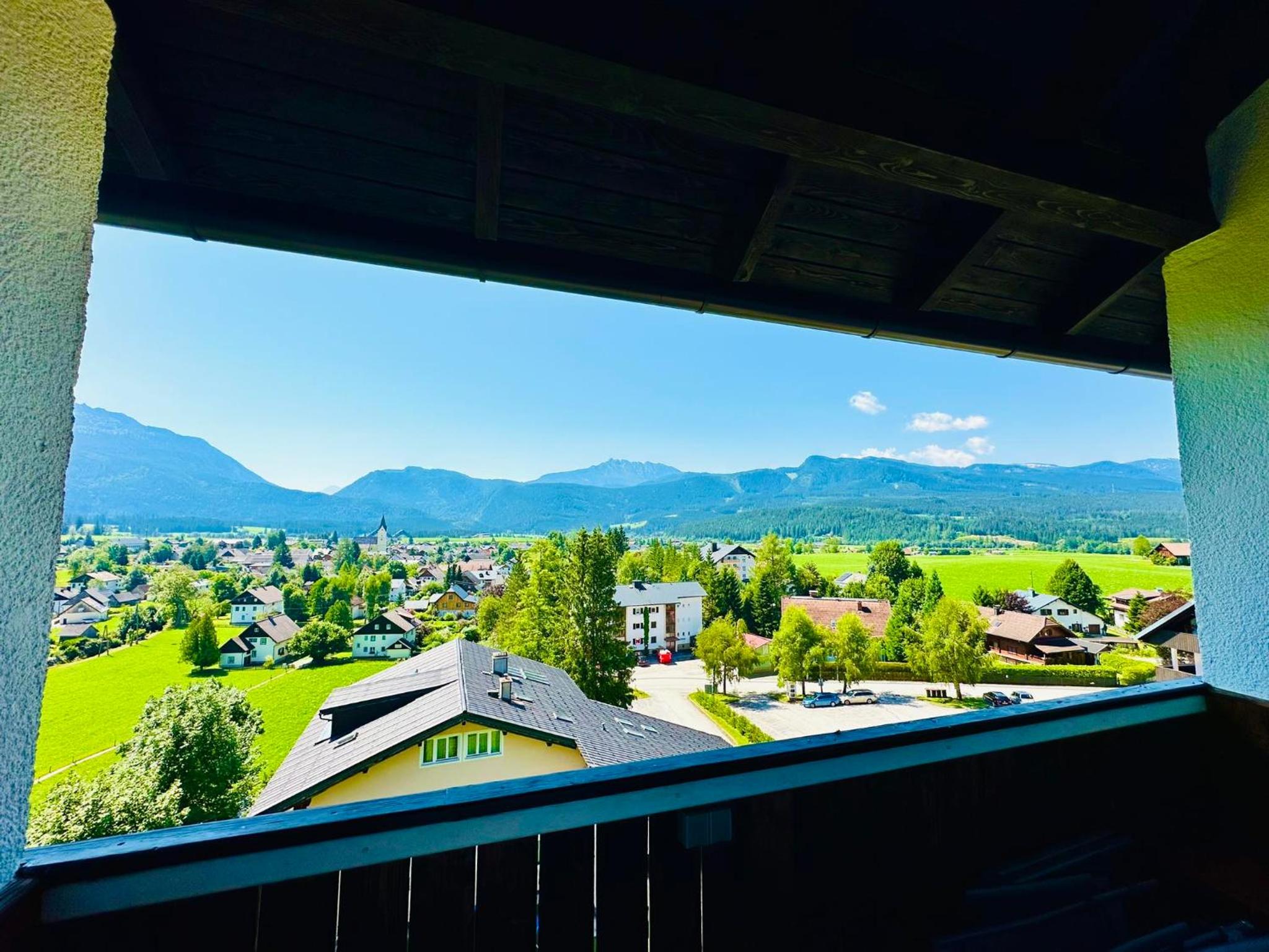 Das Alpenzeit Loft mit Balkon und Grimmingblick