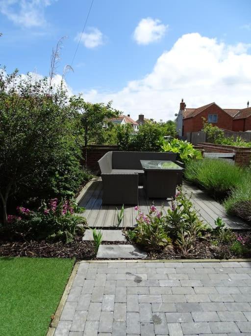 3 double bed house with parking in Sheringham view 3