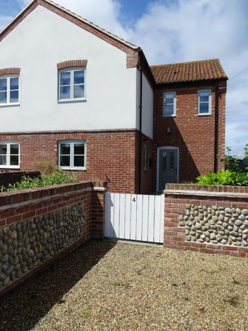 3 double bed house with parking in Sheringham - main view