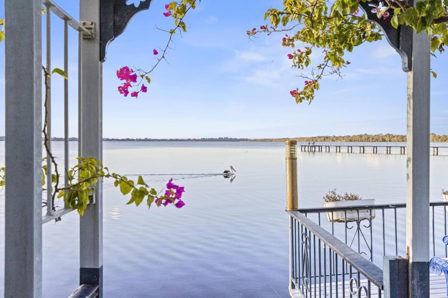 Luxury Waterfront Holiday Home
