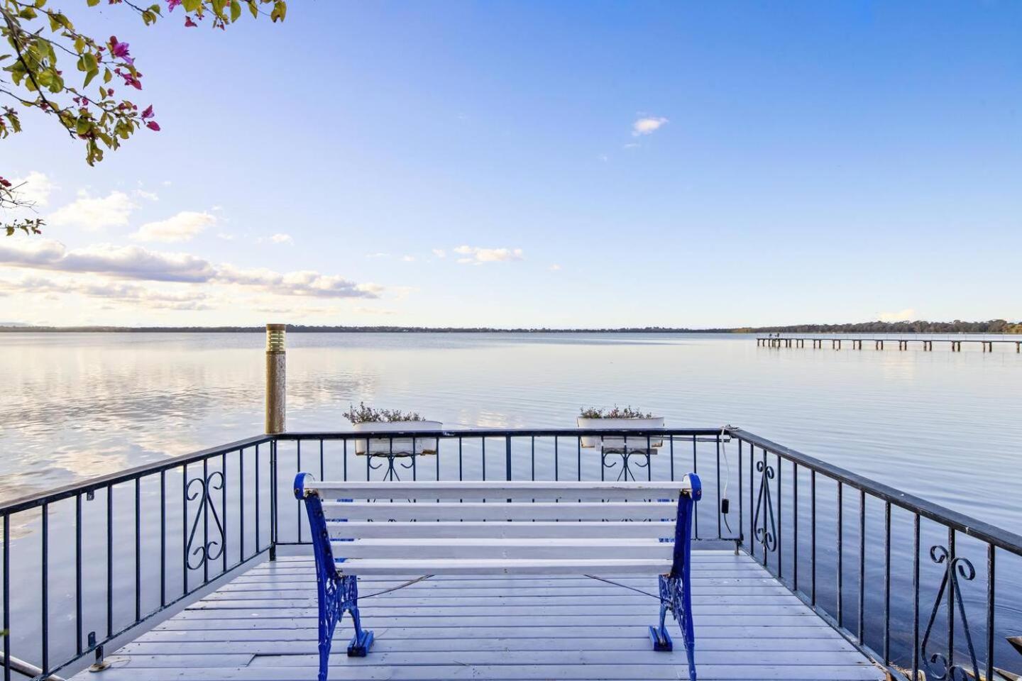 Luxury Waterfront Holiday Home