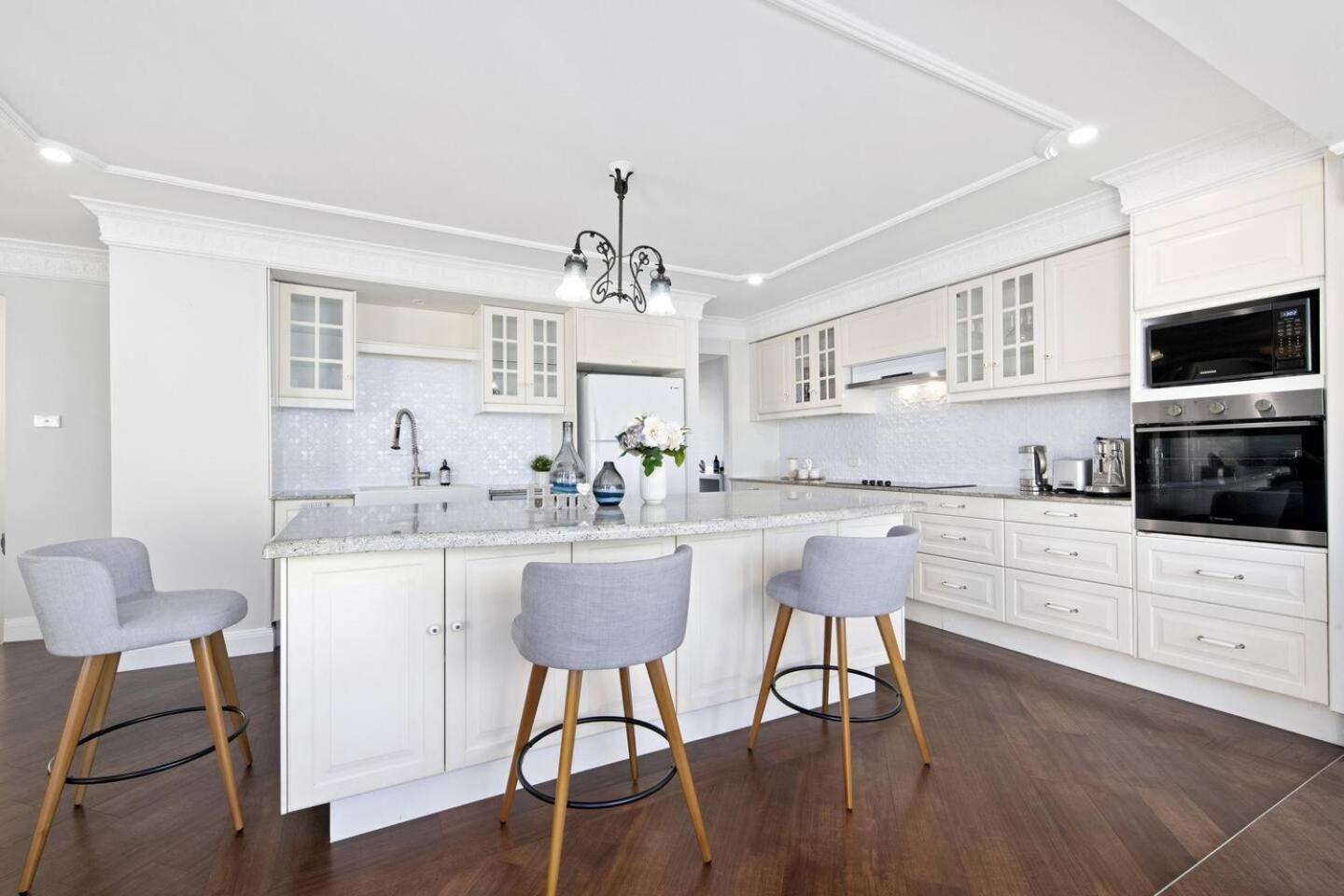Luxury Waterfront Holiday Home