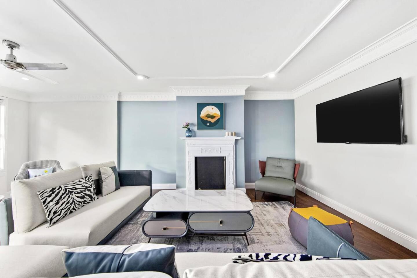Luxury Waterfront Holiday Home