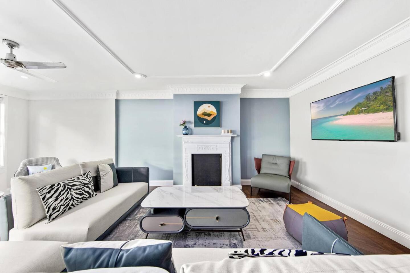 Luxury Waterfront Holiday Home
