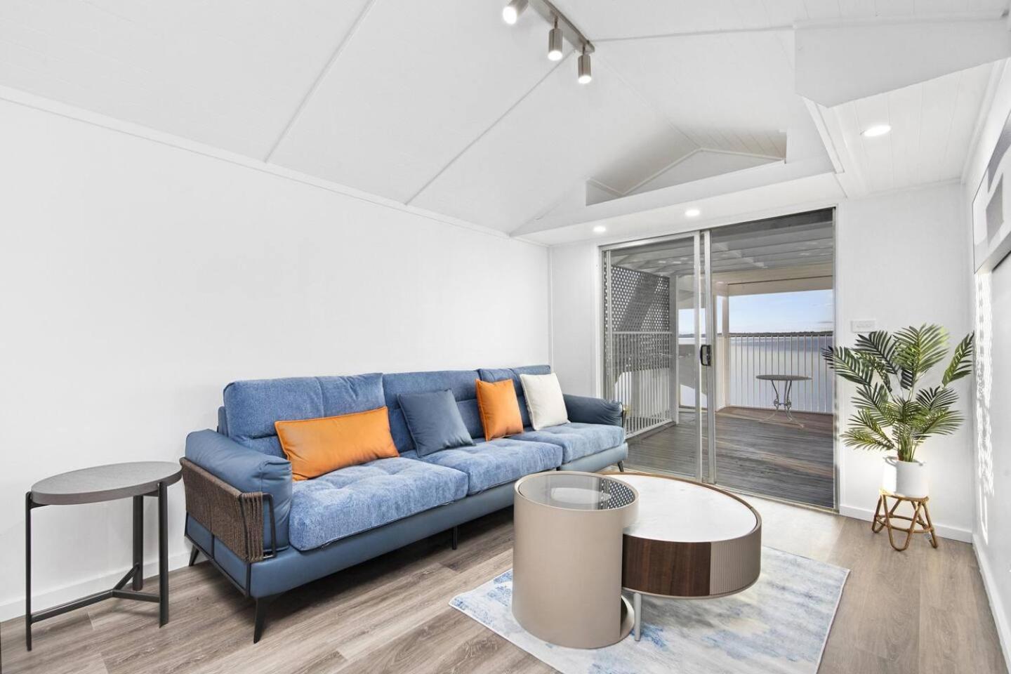 Luxury Waterfront Holiday Home
