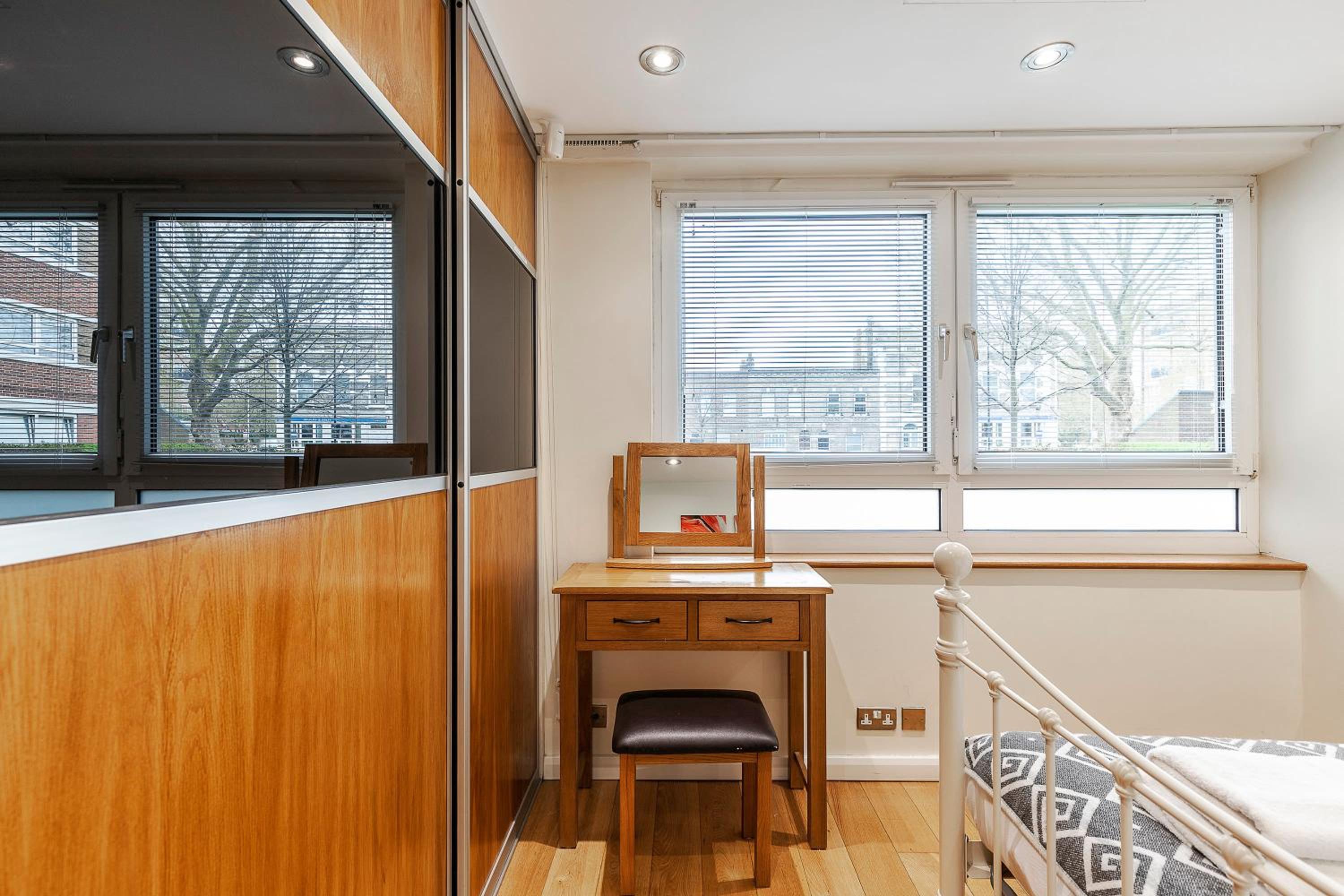 Tower Bridge 2BR apartment for 6 with terrace