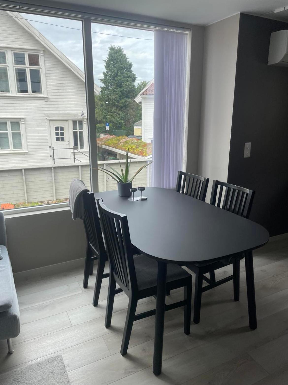 Central full size apartment view 3